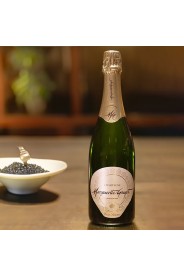 Champagne Cuvée Seduction Brut Marguerite Guyot ambientata